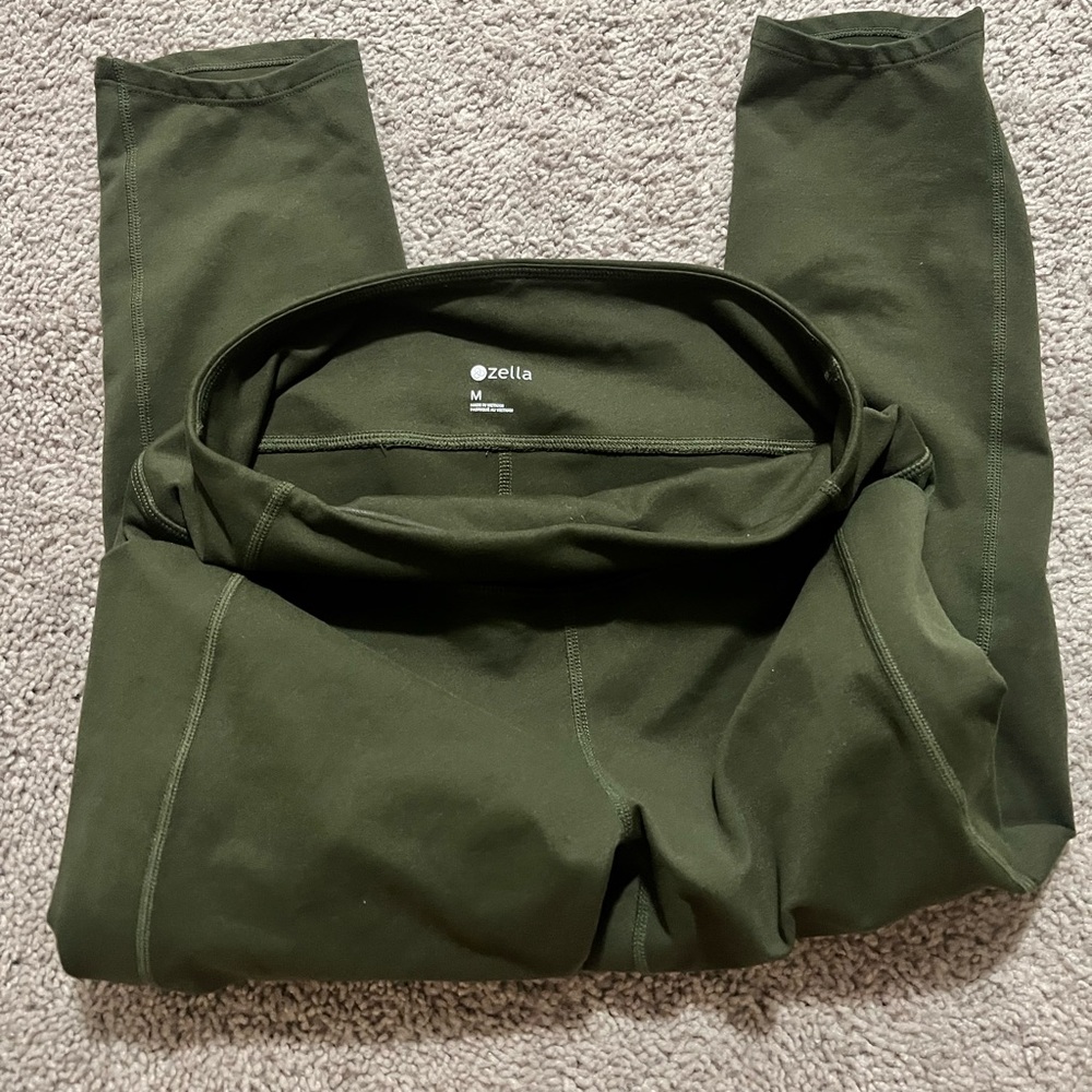 Zella Olive Green Cropped leggings